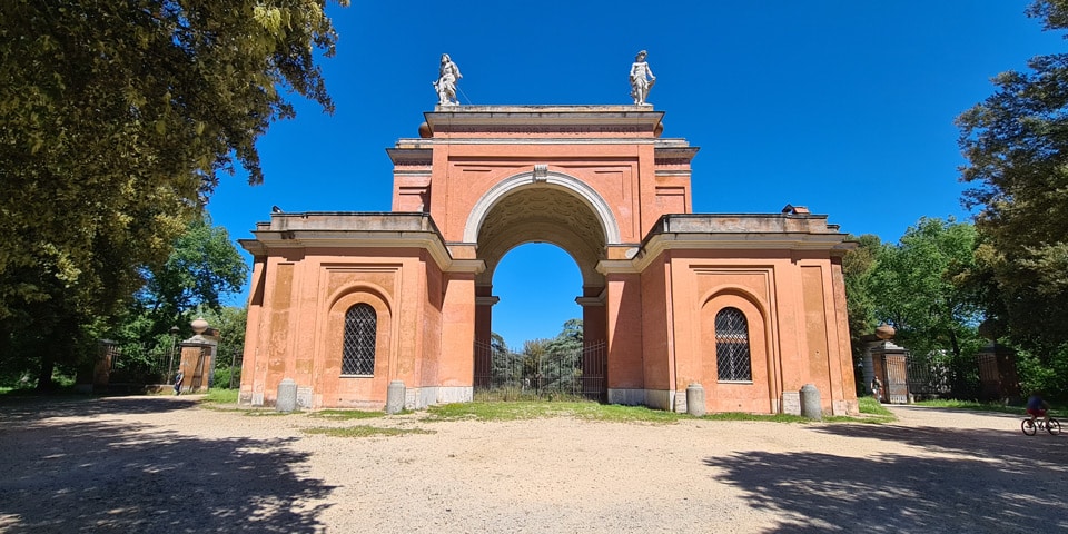 Arco dei Quattro Venti возле входа San Pancrazio на виллу Дориа-Памфили