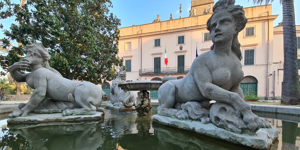 Fontana delle Sfingi перед Casino Barberini на вилле Шарра в Риме