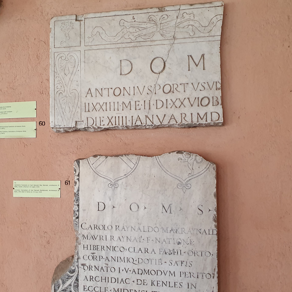 D O M и D O M S в верхней части христианских погребальных надписей, представленных в Риме